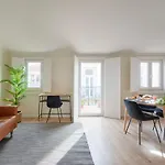Apartment Fantastic With Balcony In Bica