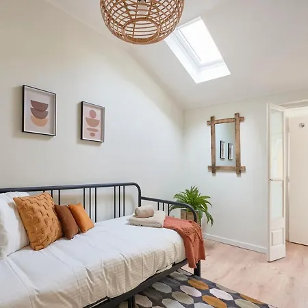 Fantastic With Balcony In Bica * Lisbon