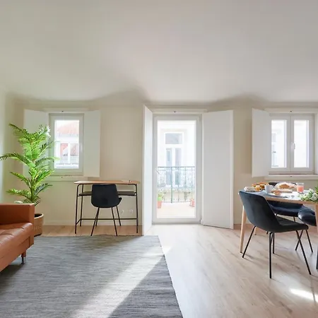 Appartement Fantastic With Balcony In Bica