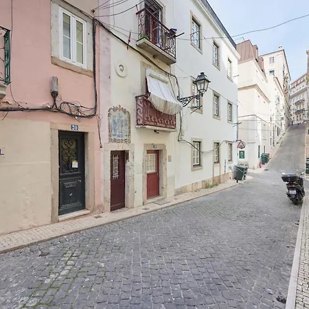 Fantastic With Balcony In Bica *