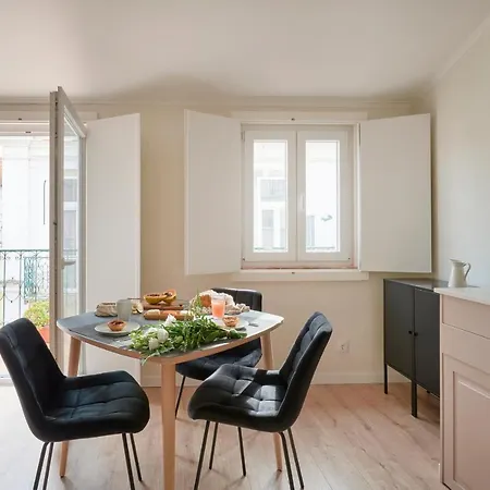 Fantastic With Balcony In Bica Apartmán Lisboa