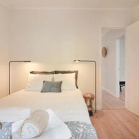 Fantastic With Balcony In Bica Apartamento *